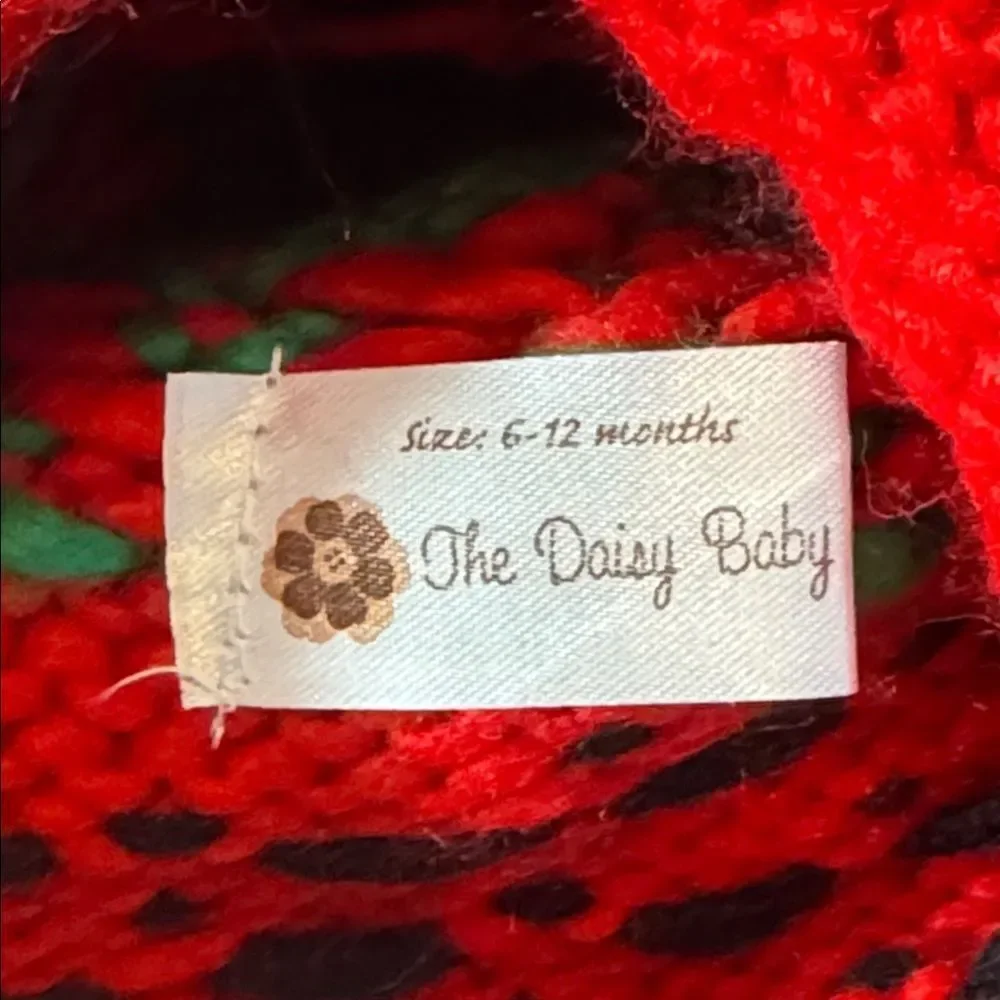 Daisy Baby Infant Crocheted Strawberry Hat Heart Seeds Beanie 6-12 months NWT